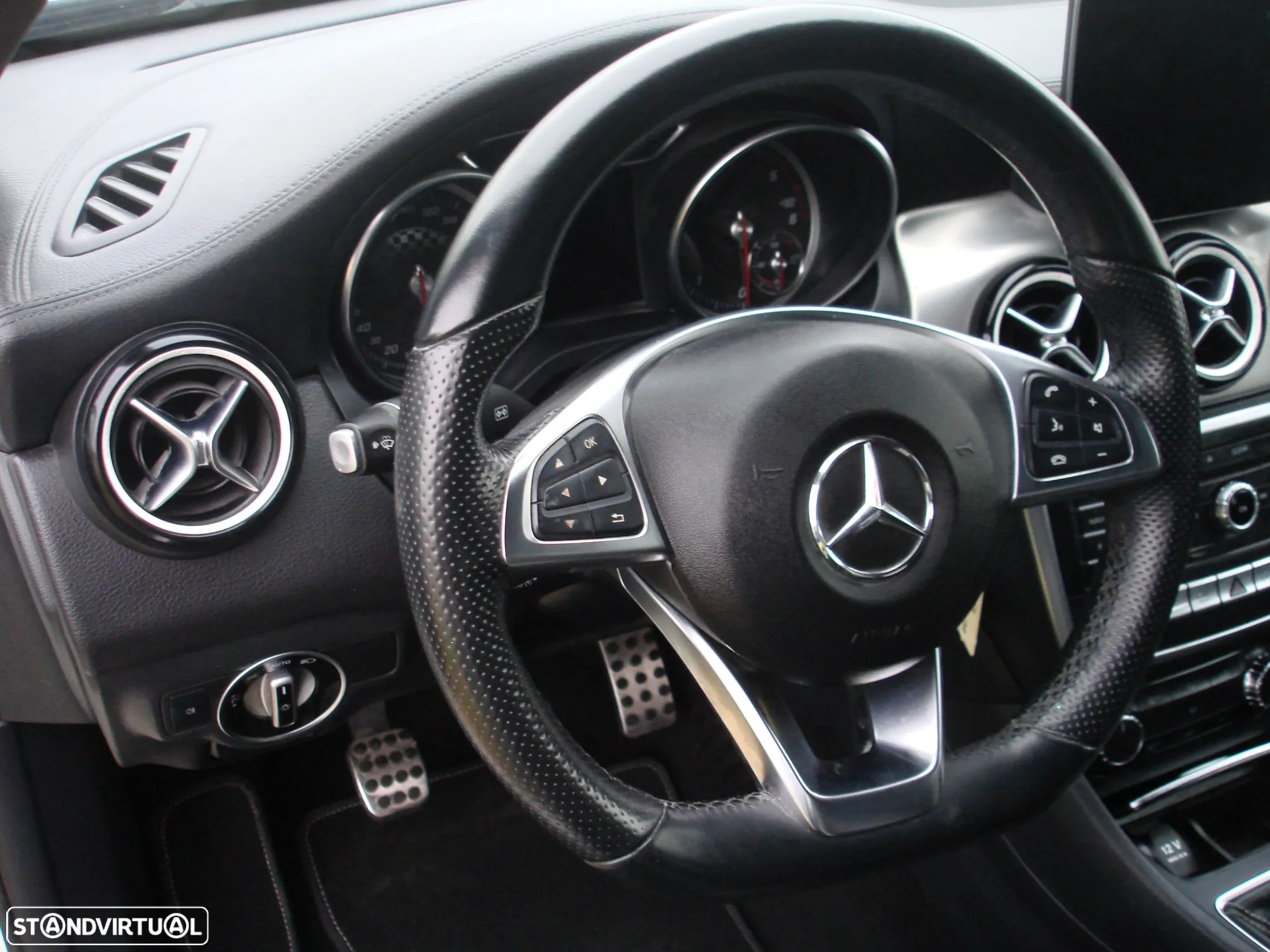 Mercedes-Benz A 180 d AMG Line - 10