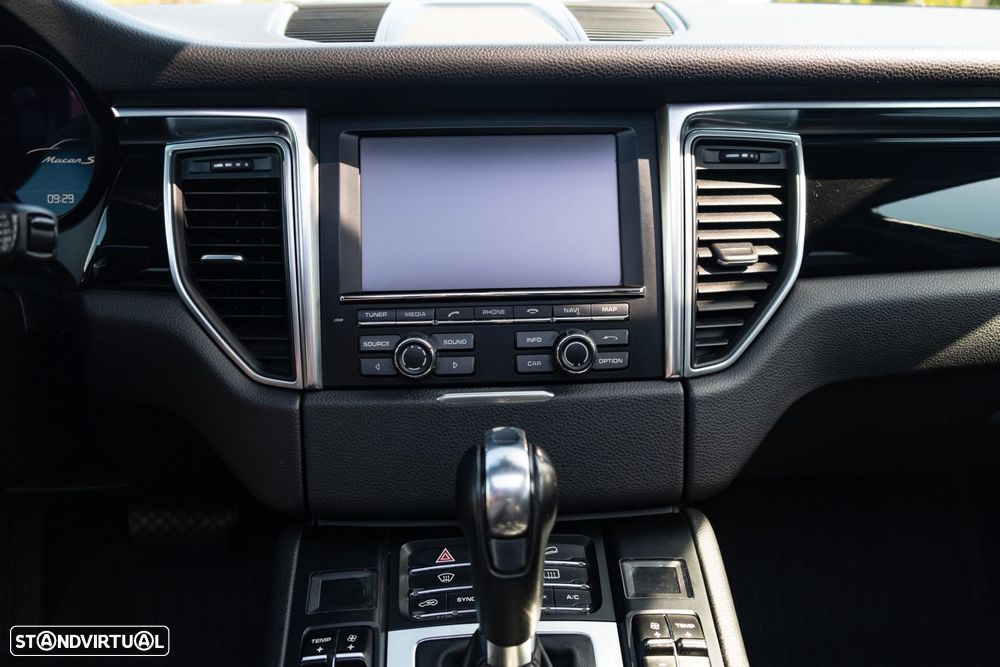 Porsche Macan S - 22