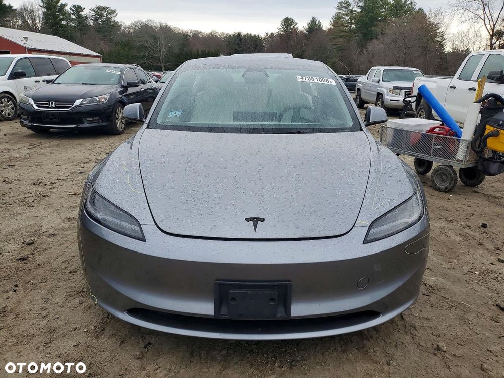 Tesla Model 3 Long Range AWD - 5
