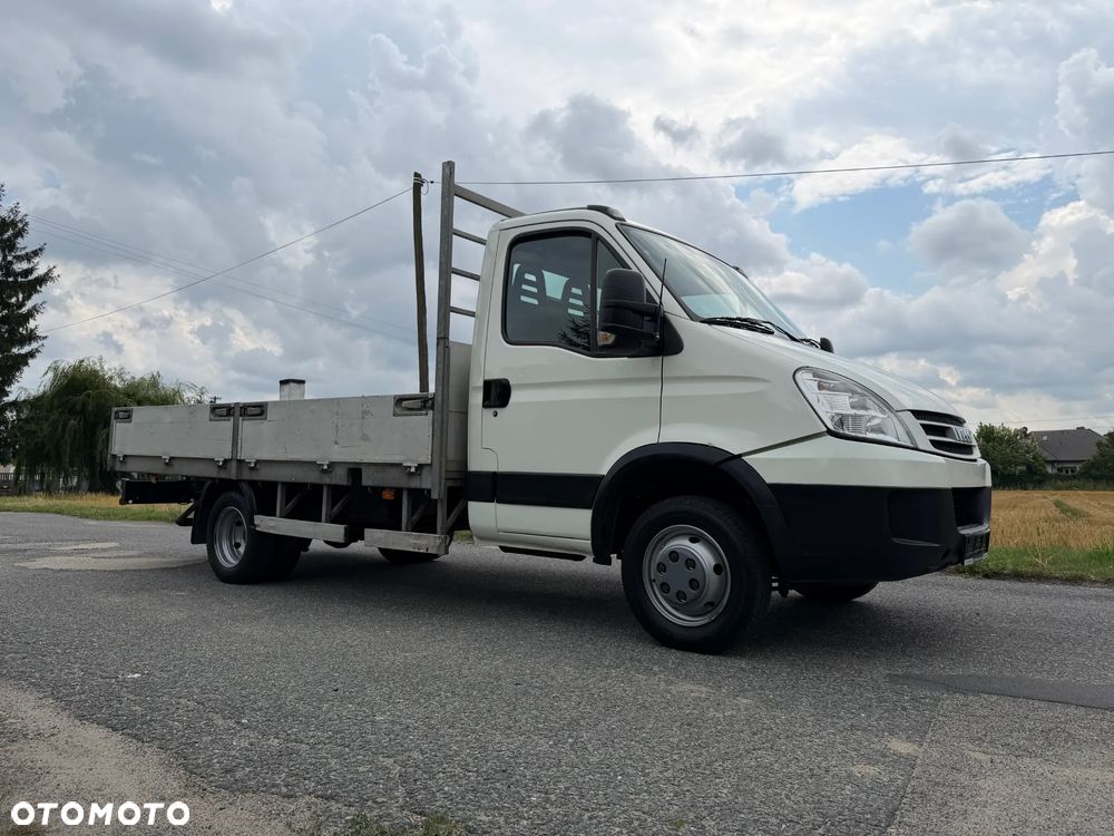 Iveco 50C15 * 3.0 / 150KM * Rama / Skrzyniowe * Koła bliźniacze * Rozstaw osi: 3.75m * - 5