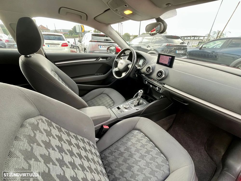 Audi A3 1.6 TDI Attraction S tronic - 12