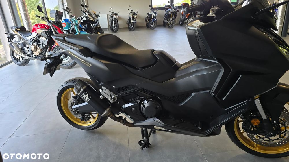 Honda NSS - 16