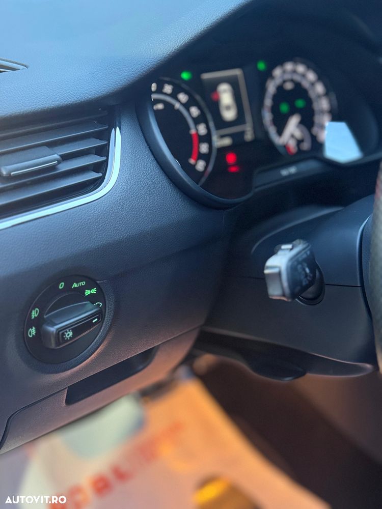 Skoda Octavia 2.0 TDI (Green tec) DSG RS - 20