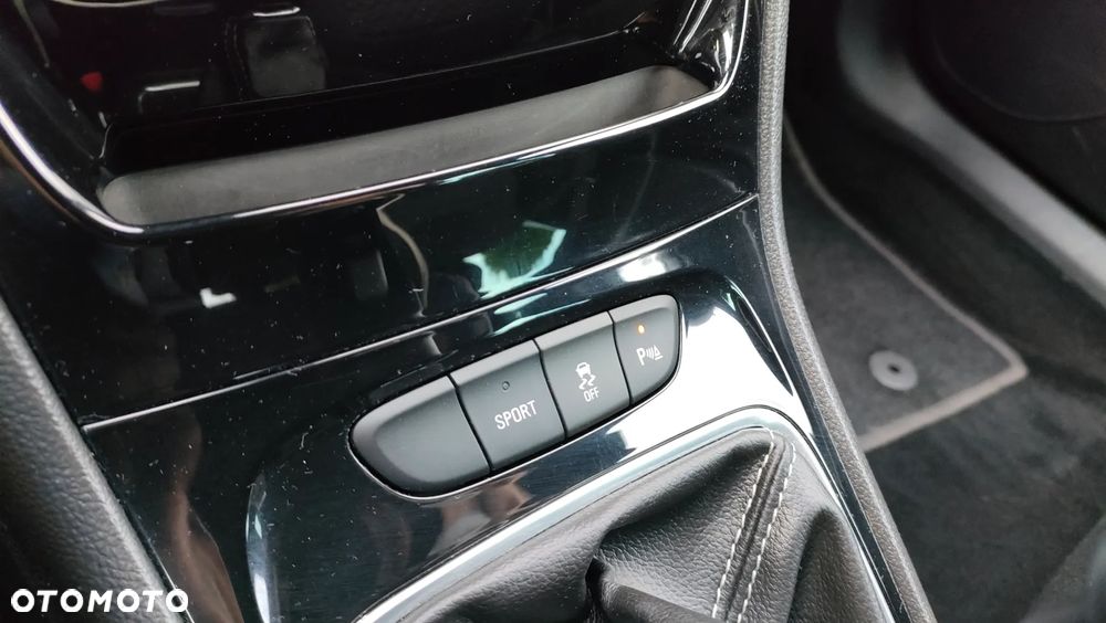 Opel Astra 1.4 Turbo Innovation - 4
