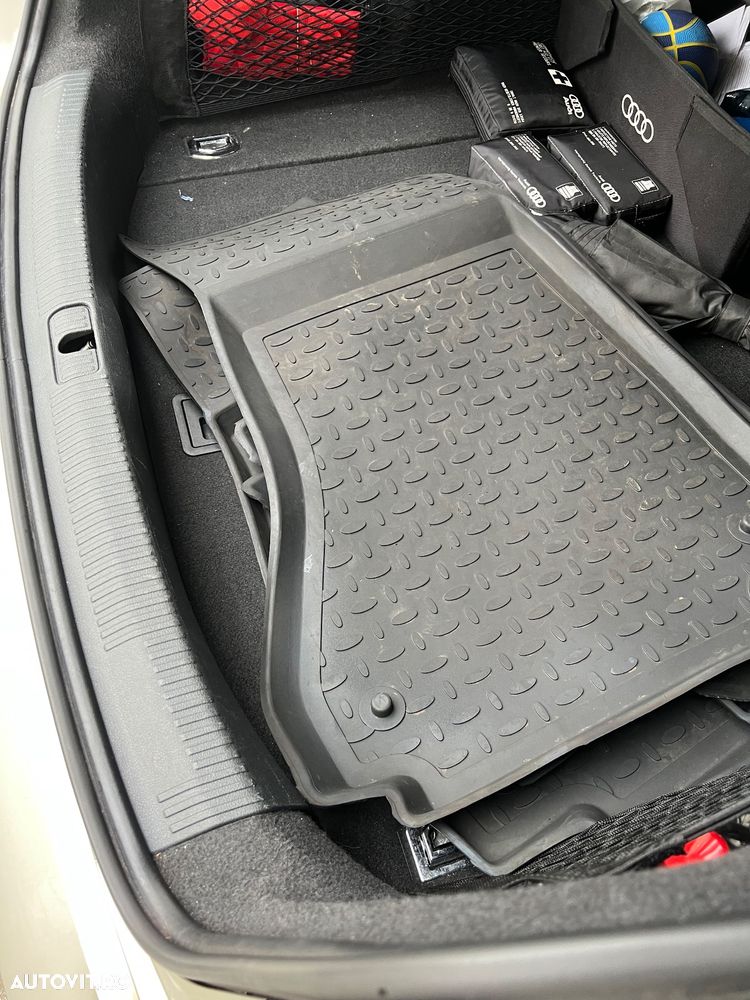Audi A4 2.0 TDI S tronic Design - 33