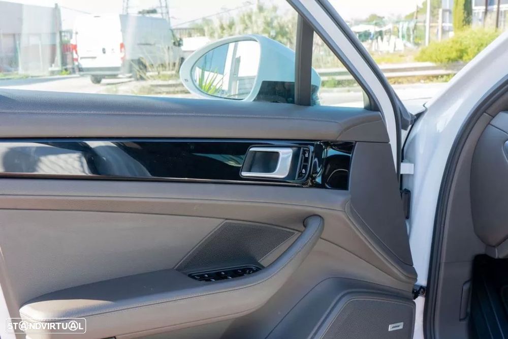 Porsche Panamera Sport Turismo - 18