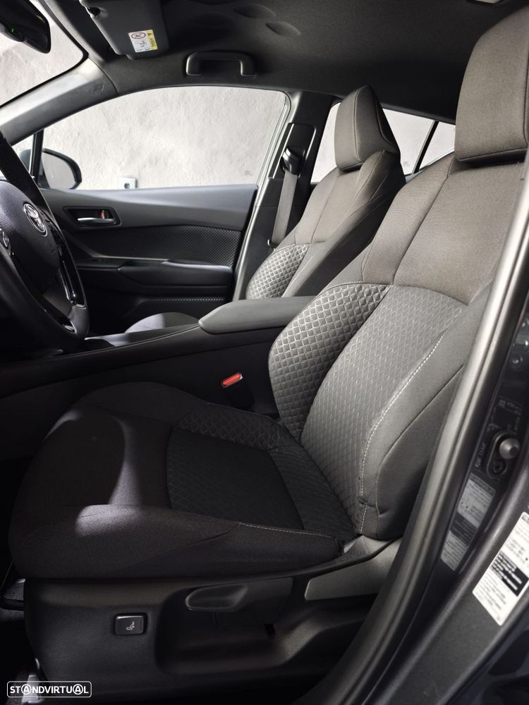 Toyota C-HR - 10