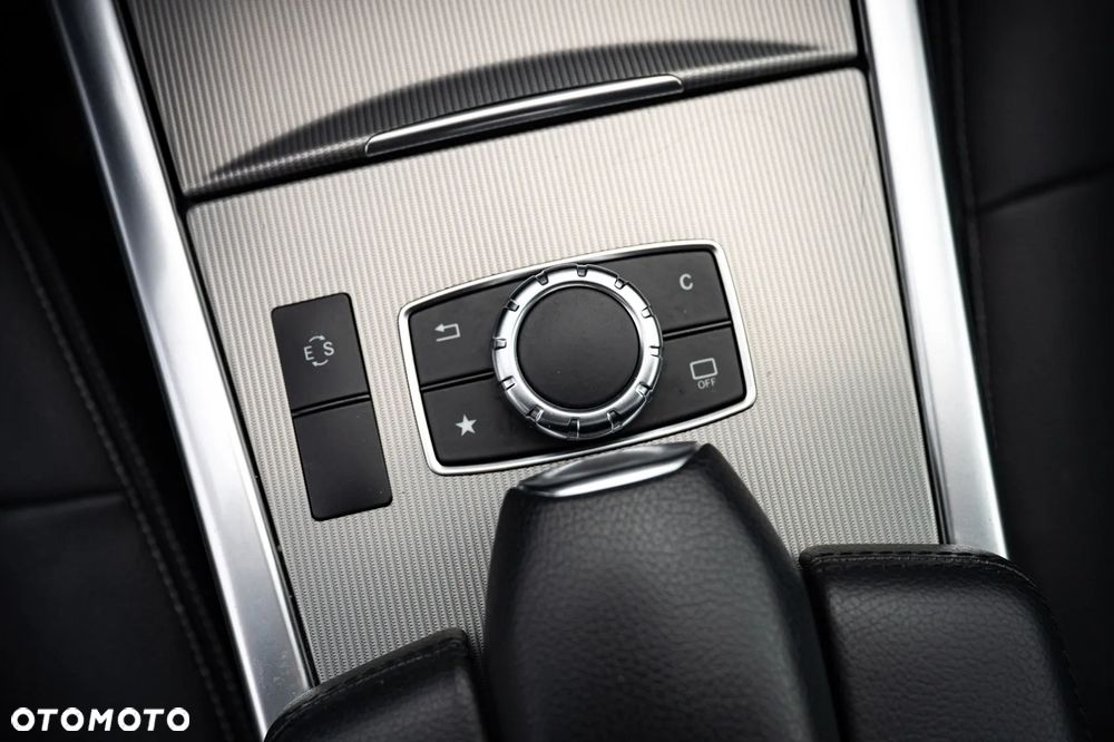 Mercedes-Benz Klasa E 220 BlueTEC 4-Matic Avantgarde - 20