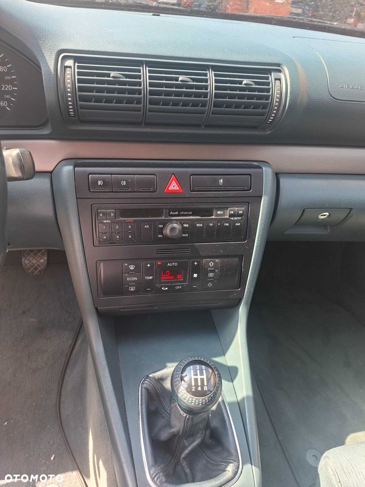 Audi A4 Limousine - 6