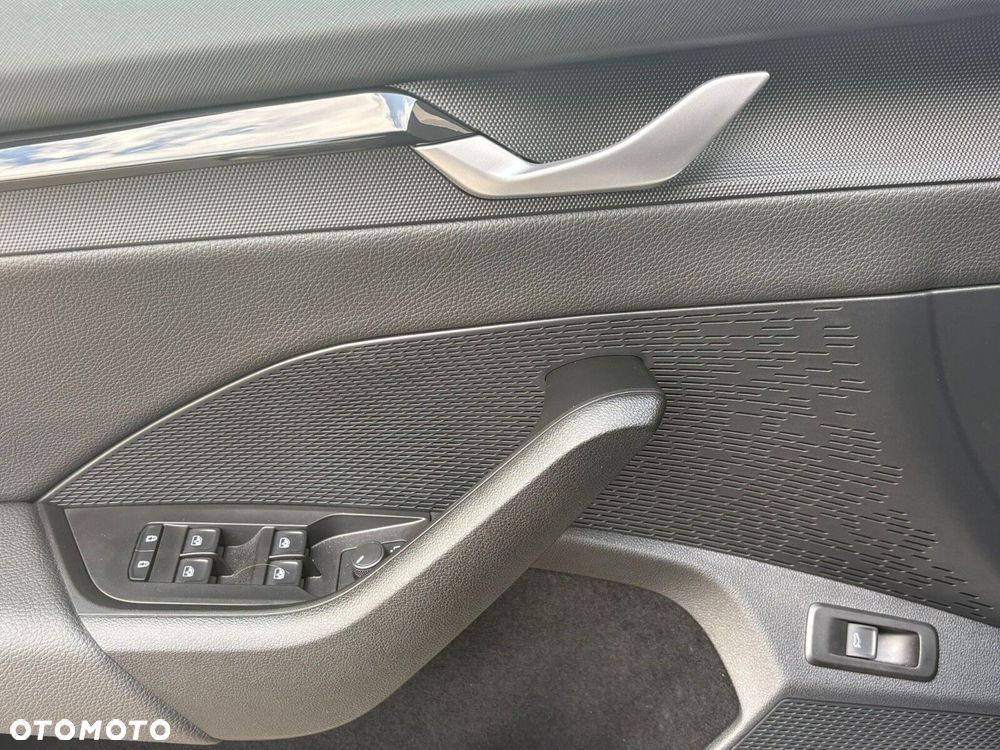 Skoda Octavia 1.5 TSI mHEV Selection DSG - 10