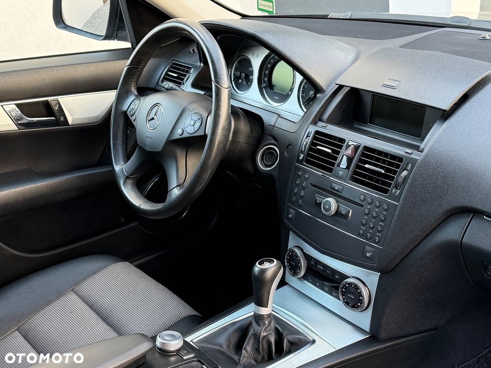 Mercedes-Benz Klasa C 180 Kompressor - 31