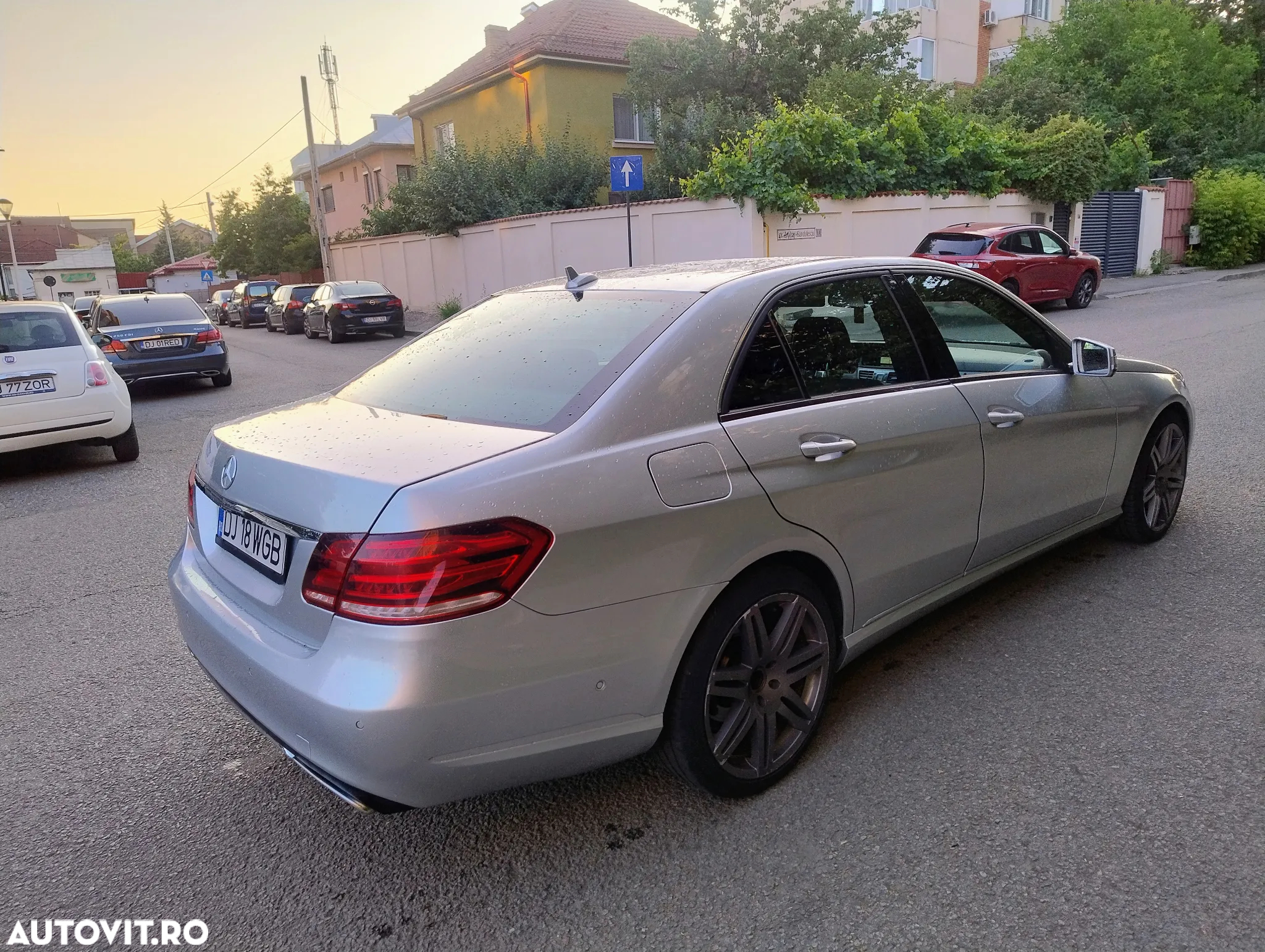 Mercedes-Benz E 200 BlueTEC 7G-TRONIC Avantgarde - 4