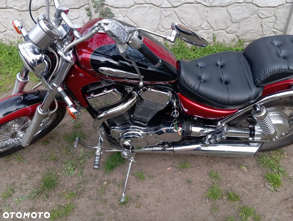 Suzuki Intruder - 11