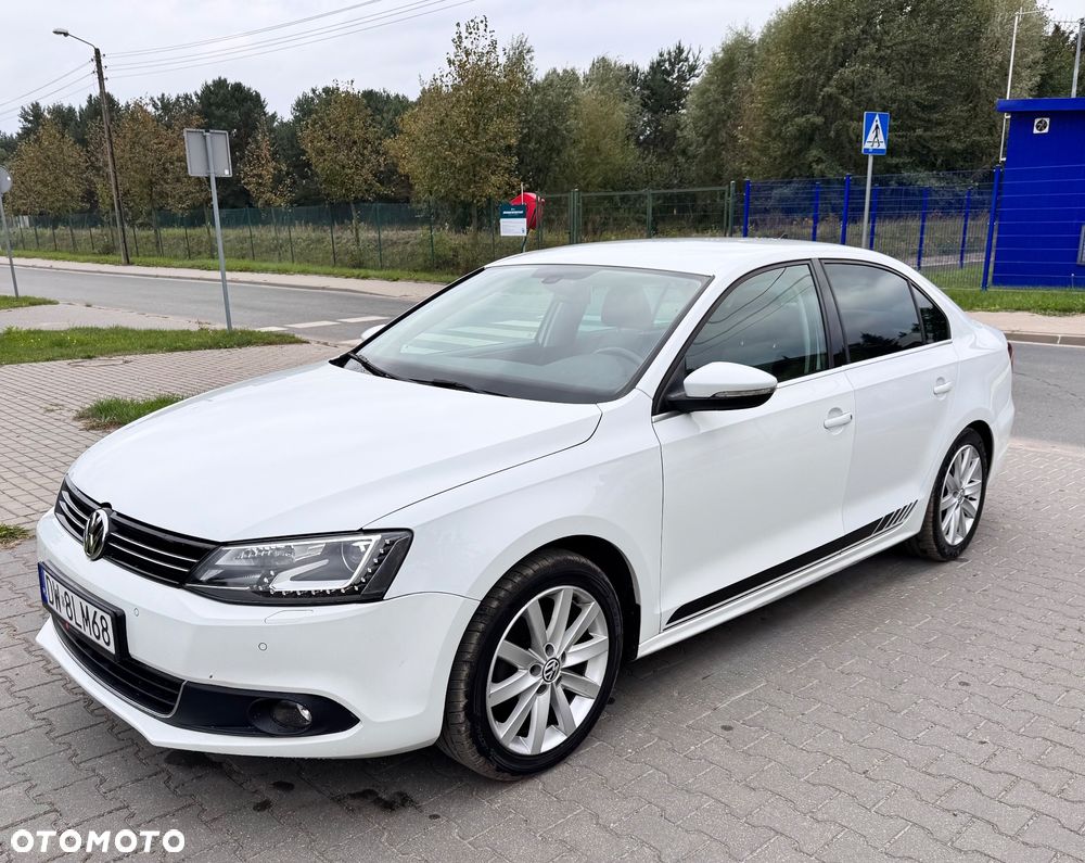 Volkswagen Jetta 1.4 TSI Highline DSG - 1