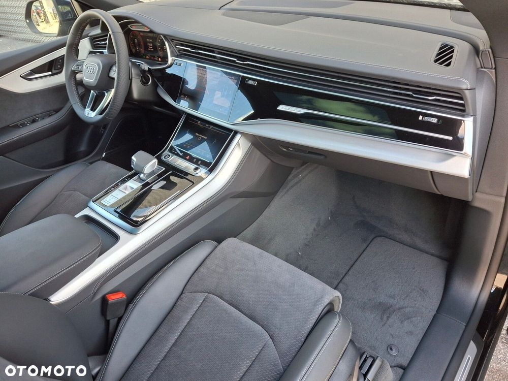 Audi Q8 - 16