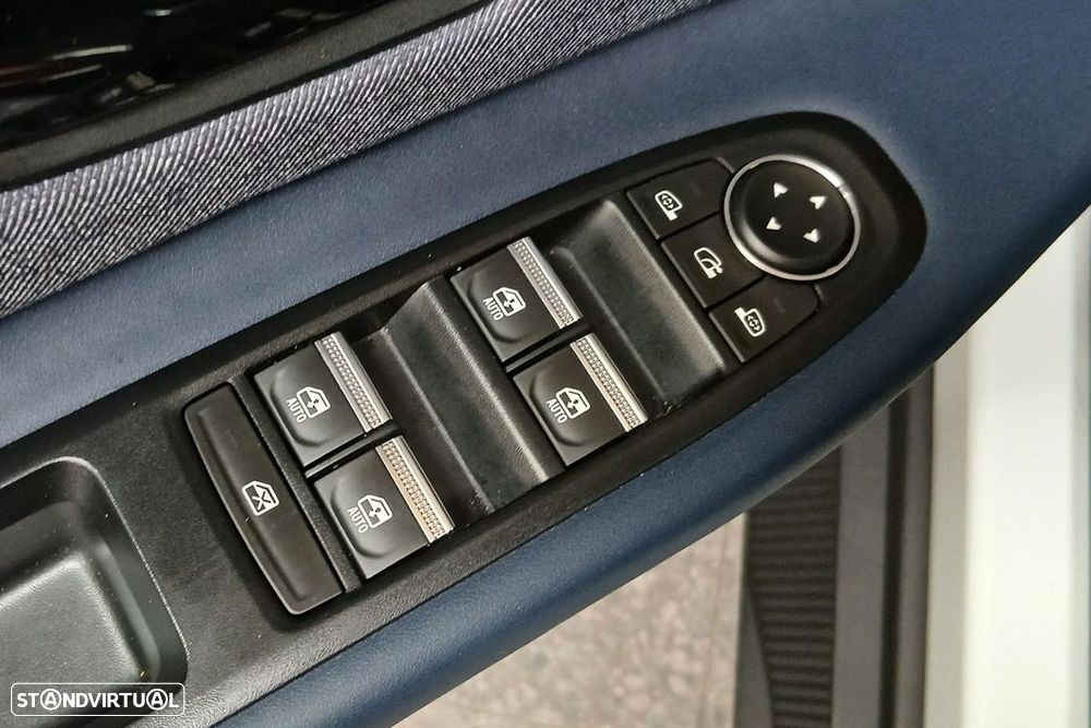 Renault 4 E-Tech 52 kWh Techno Autonomia Conforto - 11