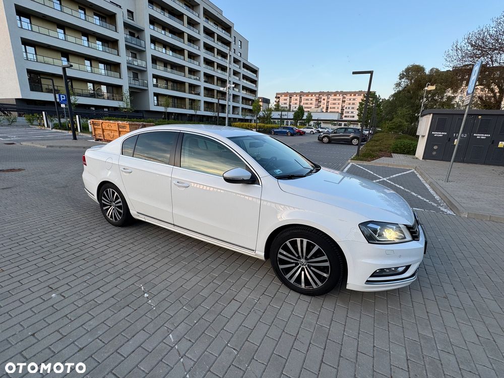 Volkswagen Passat 2.0 TDI Highline R-Style - 3