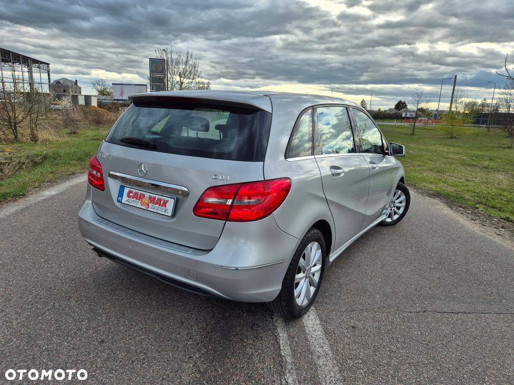 Mercedes-Benz Klasa B 180 CDI (BlueEFFICIENCY) 7G-DCT - 14