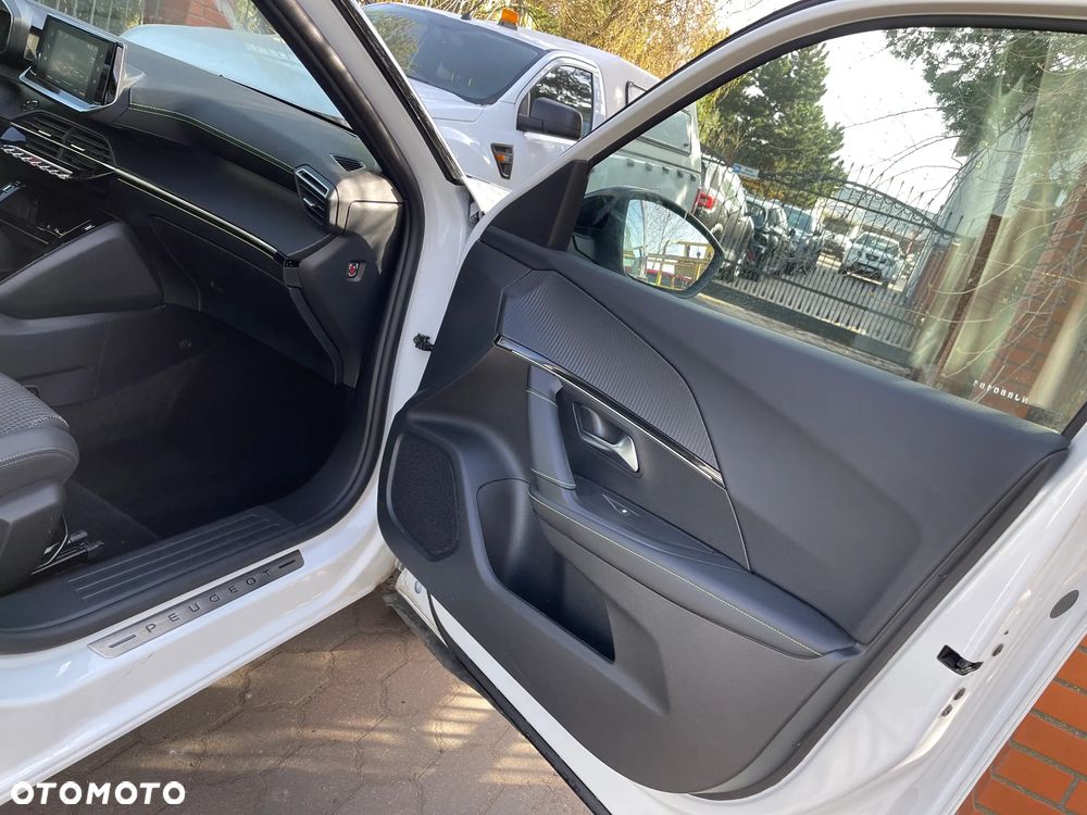 Peugeot 2008 50kWh GT - 26