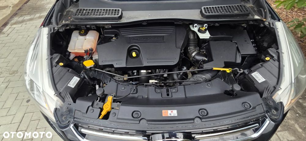 Ford Kuga 2.0 TDCi 2x4 Titanium - 40