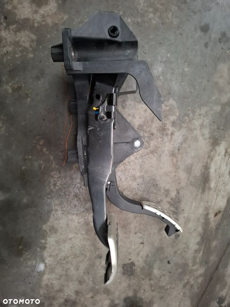 RENAULT CLIO V PEDAL HAMULCA GAZU - 2