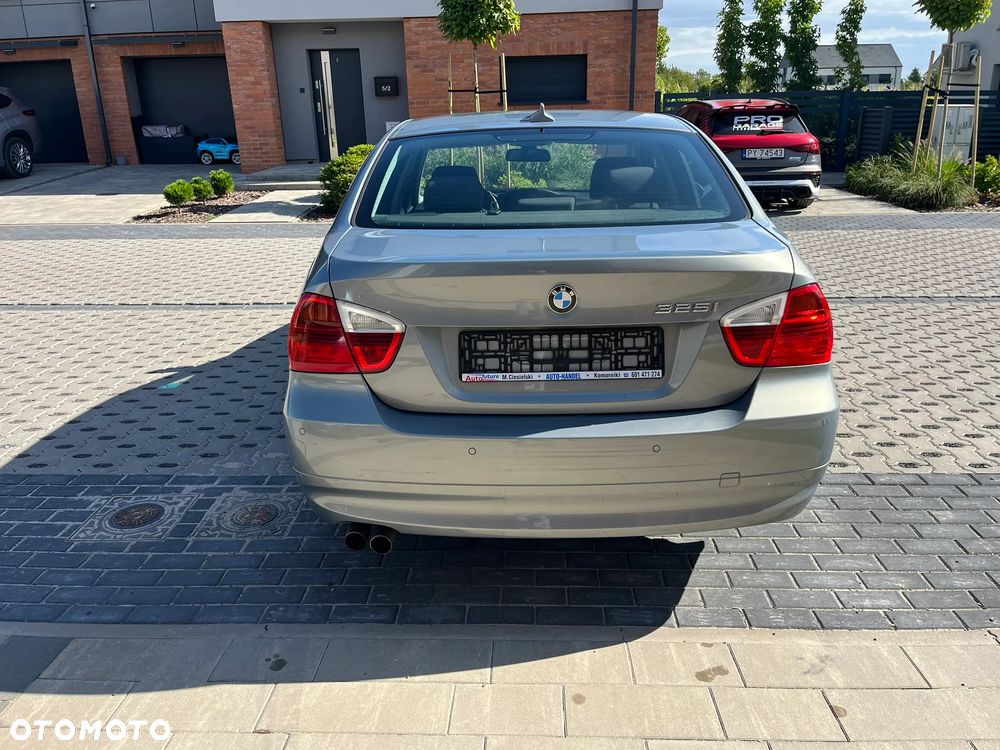 BMW Seria 3 325i - 10