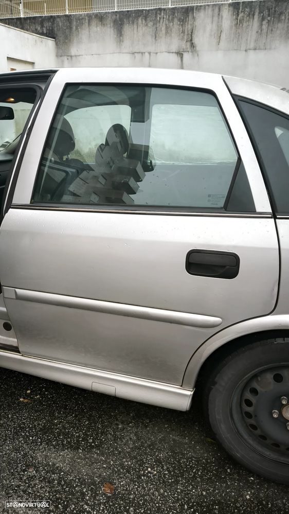 Opel Vectra 1.6 Comfort - 12