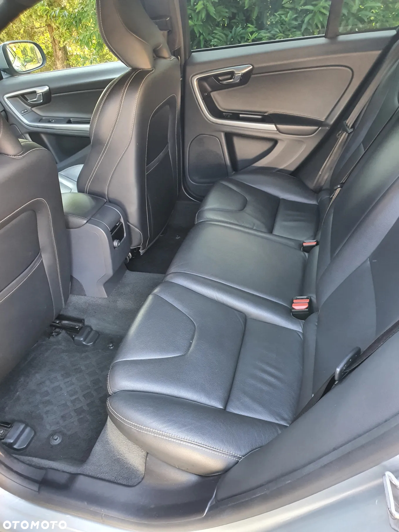 Volvo V60 D4 Drive-E R-Design Summum - 16