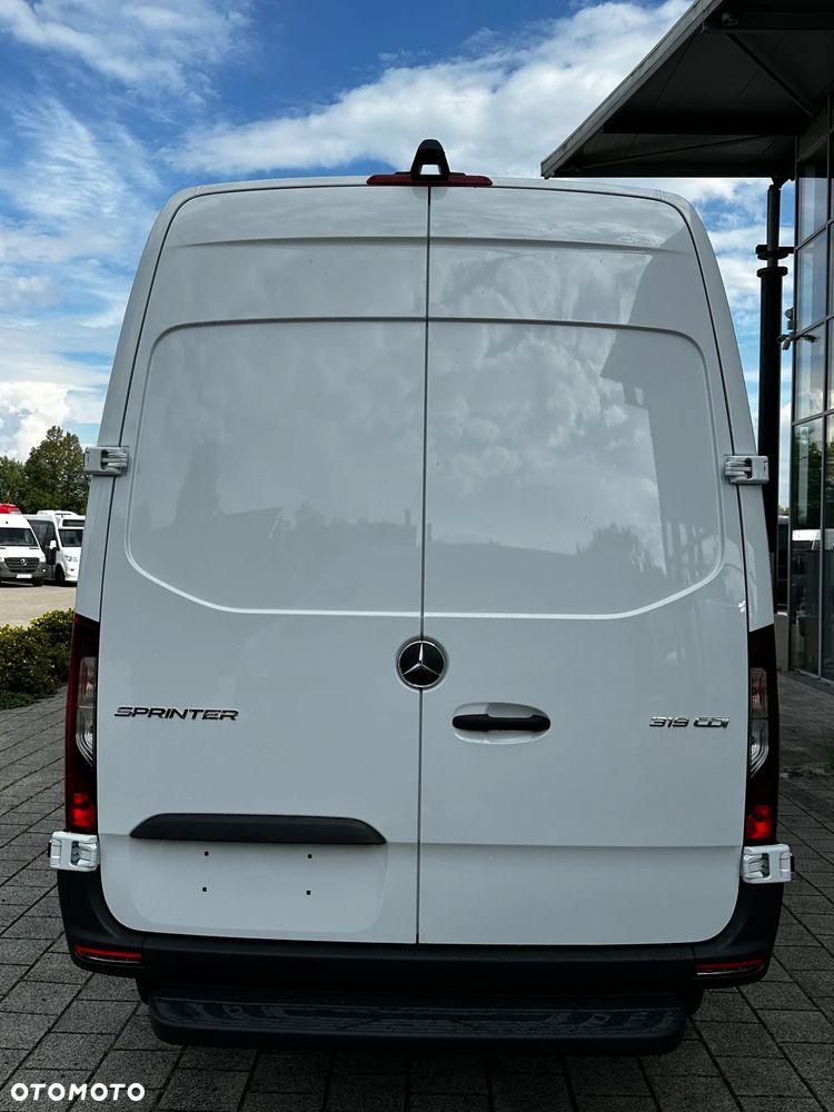 Mercedes-Benz Sprinter - 8