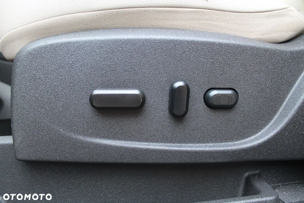 Ford Kuga 2.0 TDCi 4WD Titanium - 11