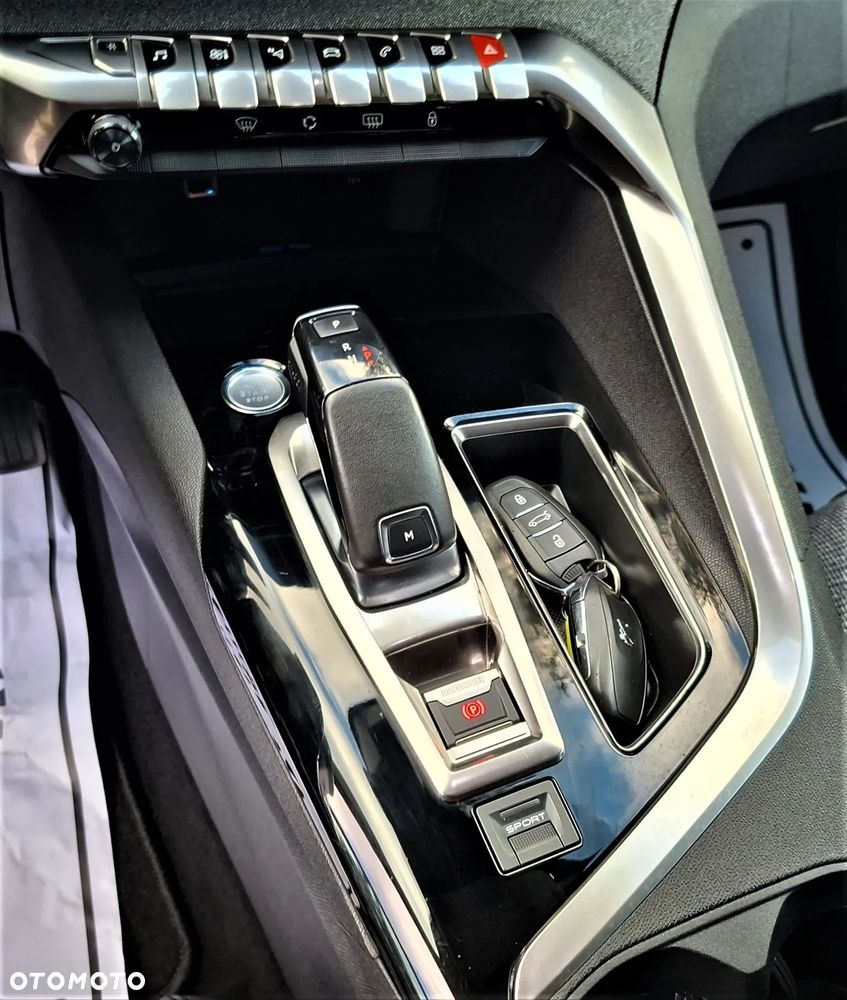 Peugeot 3008 BlueHDi 130 Stop & Start EAT8 Allure Pack - 28