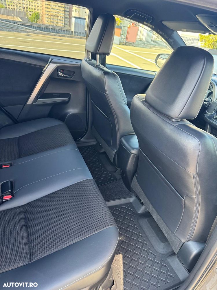 Toyota RAV4 2.5 VVT-i 4x4 Executive - 6