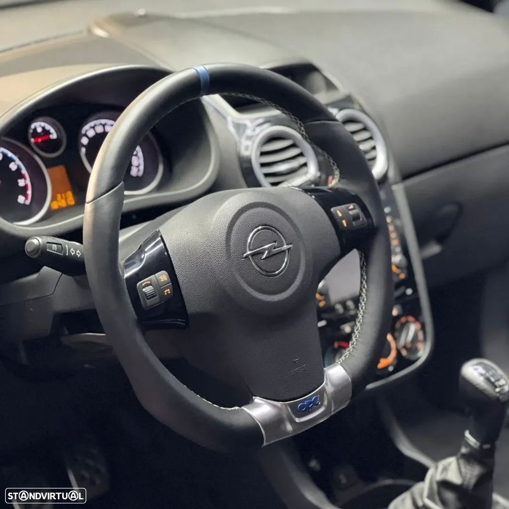 Opel Corsa 1.6 Turbo OPC - 11