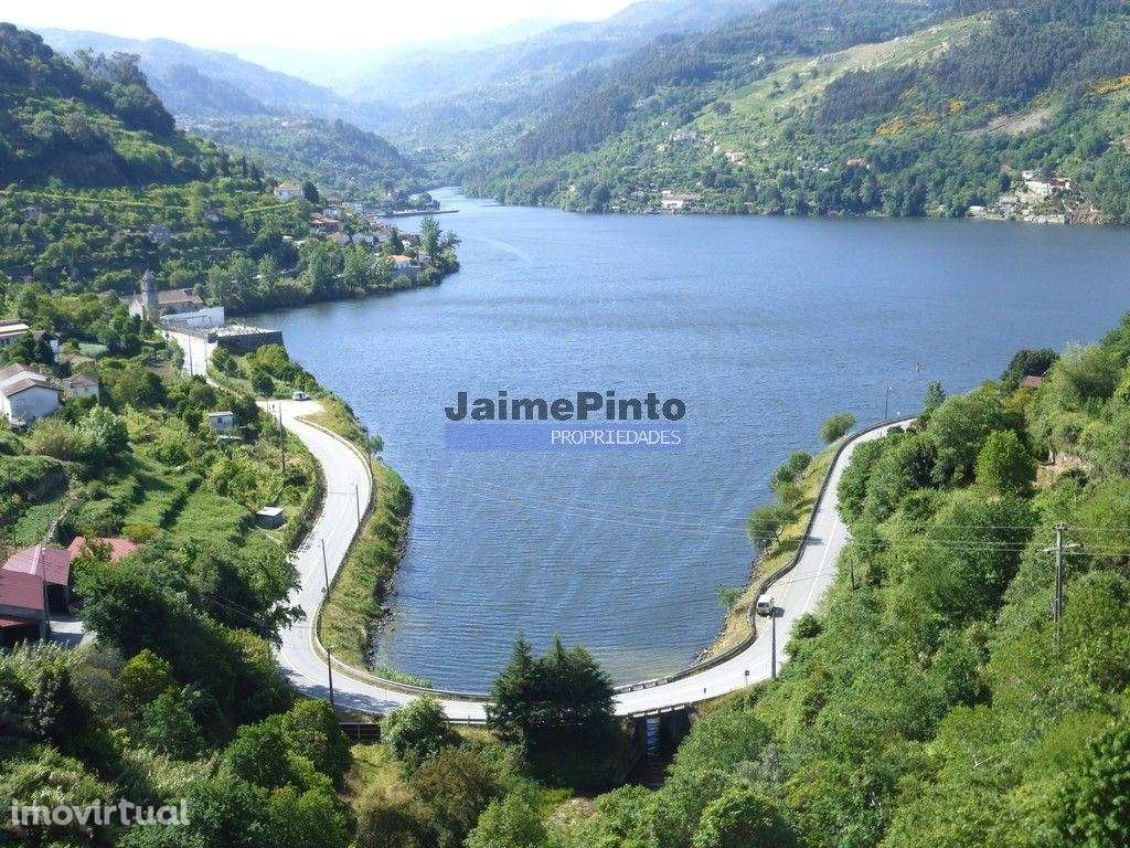 Quinta mini e Ruína, ampla vista rio Douro. Portugal, Norte, Porto,... - Grande imagem: 4/10