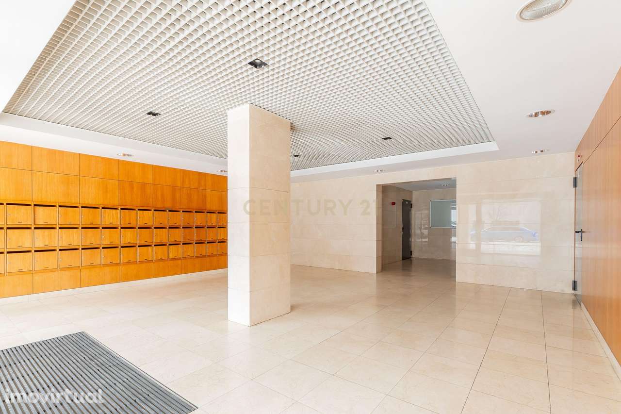 T1 Mobilado c/ Terraço - Metro Cabo Ruivo (Acesso pelo Condomínio) Par - Grande imagem: 3/23