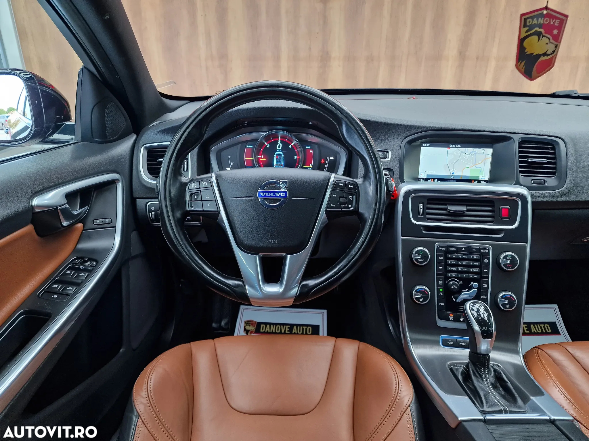 Volvo V60 D6 Plug-In-Hybrid AWD Geartronic Momentum - 18