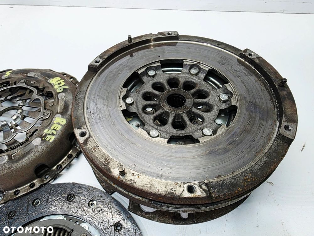 KOŁO DWUMASOWE SPRZĘGŁO AUDI A4 B8 A5 2.0 TDI TFSI 0B2105266S 8/26 - 3