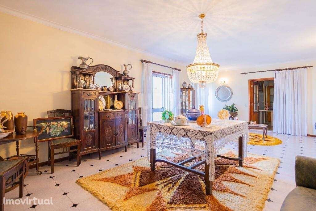 Andar Moradia T5+ em Paços de Brandão - Grande imagem: 3/28