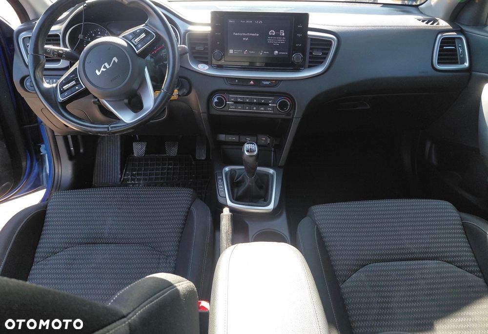 Kia Ceed - 16