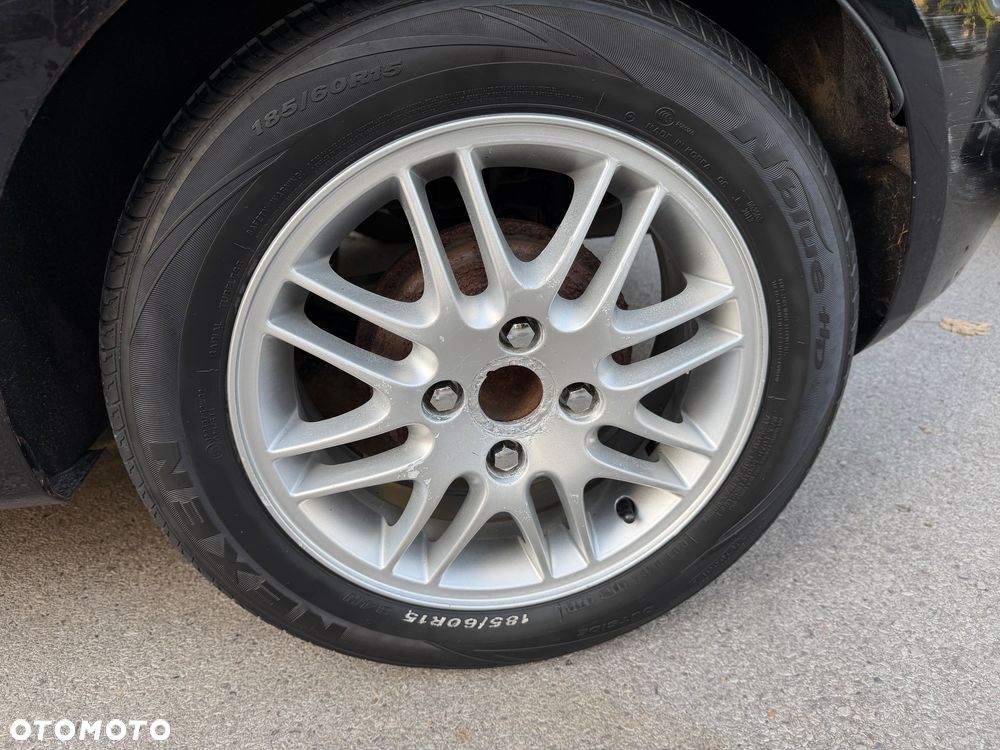 Ford Fiesta 1.25 Trend - 28