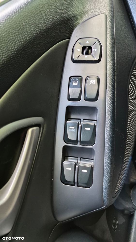 Hyundai ix35 2.0 CRDi 4WD Automatik Premium - 13