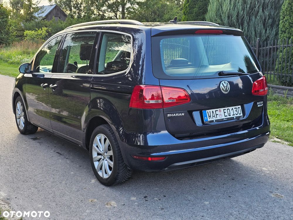 Volkswagen Sharan 2.0 TDI Trendline DSG - 2