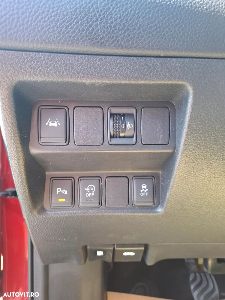 Nissan Qashqai 1.5 DCI Start/Stop N-Connecta - 24
