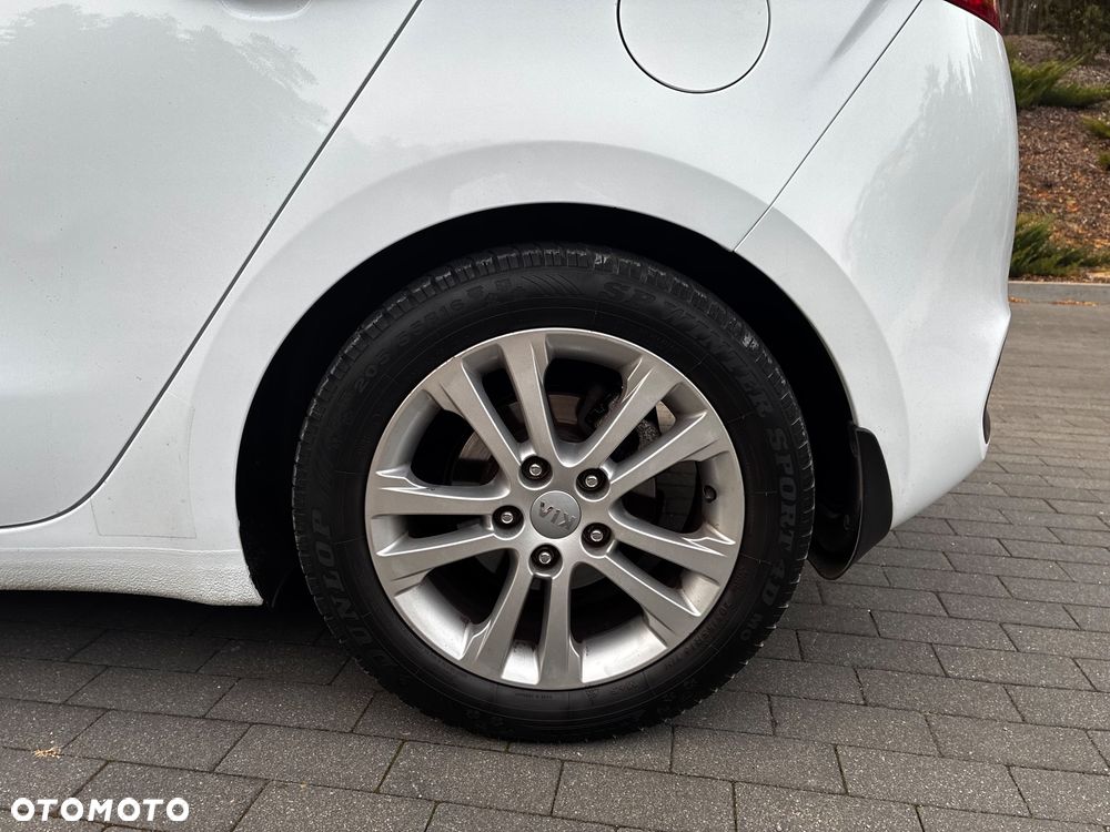 Kia Ceed - 24