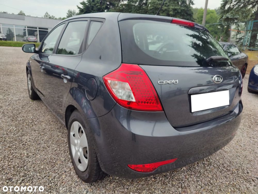 Kia Ceed - 18