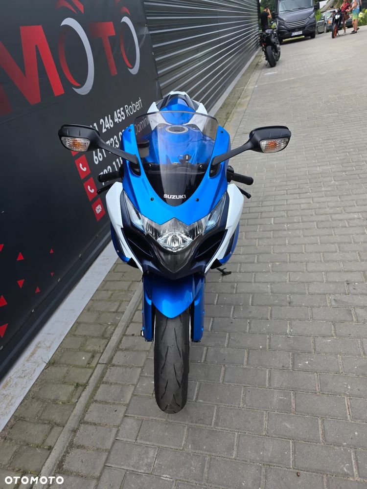 Suzuki GSX-R - 19