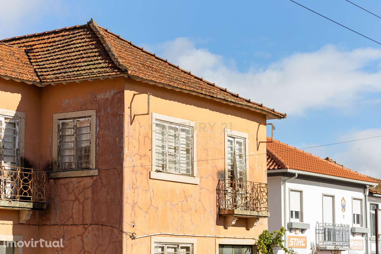 Moradia centenária T7 em Bragança - Grande imagem: 2/27