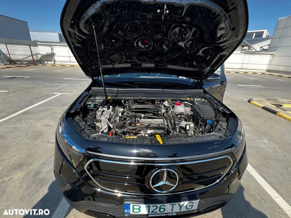 Mercedes-Benz EQB - 12