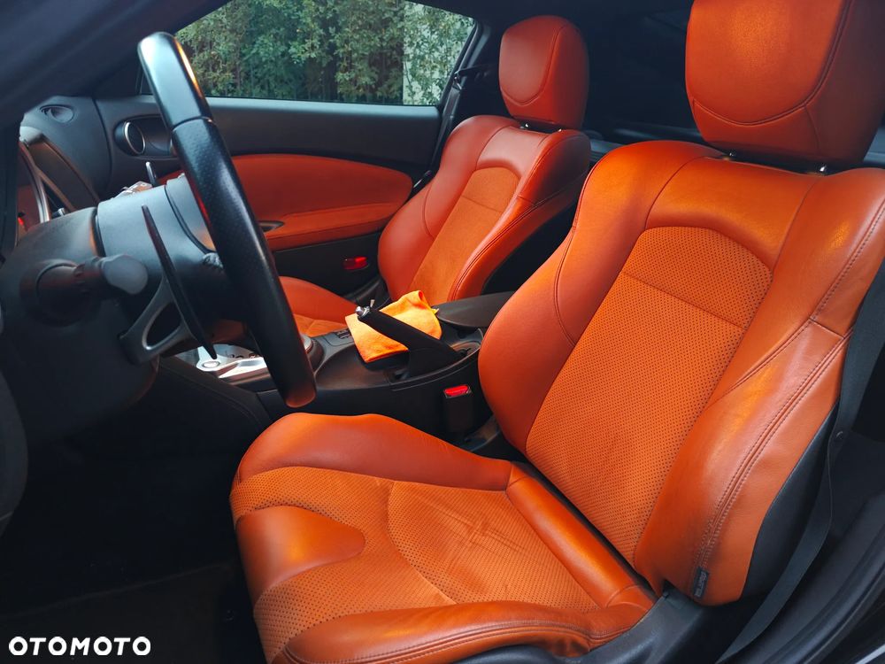 Nissan 370 Z - 26