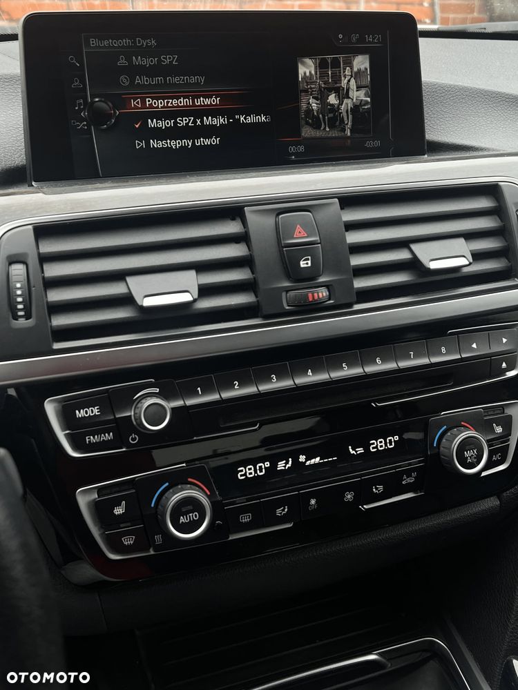 BMW Seria 3 330i Sport Line Shadow - 14